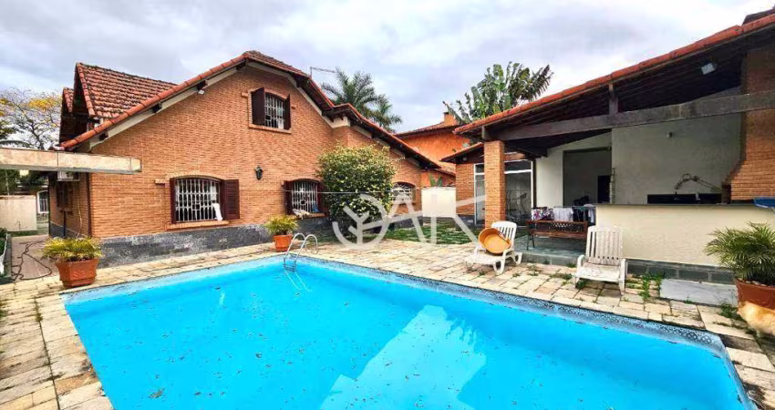 Casa com 5 dormitórios à venda, 450 m² por R$ 2.650.000,00 - Jardim Apolo I - São José dos Campos/SP