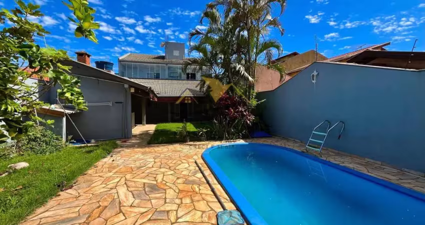 Vendo - sobrado com piscina e 4 quartos sendo 1 suíte na região leste