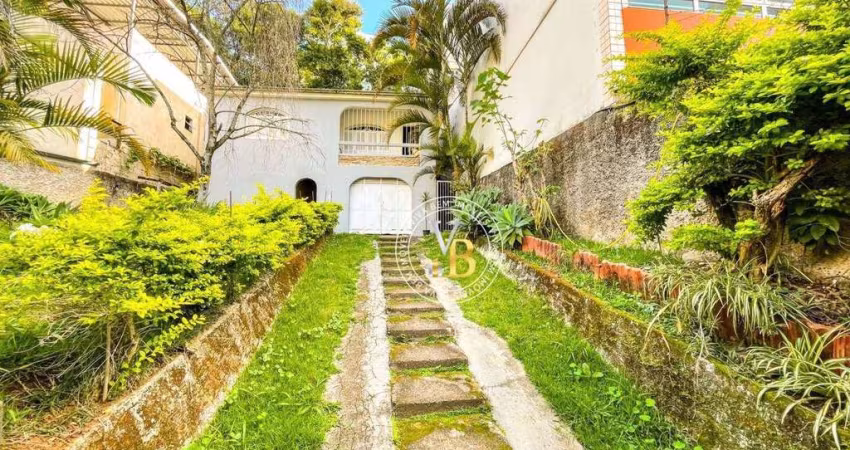 Casa com 4 quartos à venda, 275 m² por R$ 950.000 - São Pedro - Juiz de Fora/MG