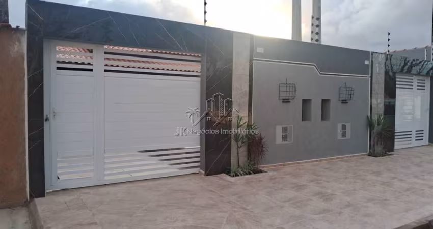 LINDA CASA NOVA EM ITANHAÉM, 3 DORMITÓRIOS, SUITE, PISCINA E CHURRASQUEIRA - R$ 379 MIL