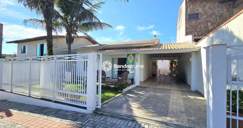 Casa para Venda em Joinville, Boehmerwald, 3 dormitórios, 1 suíte, 2 banheiros, 2 vagas