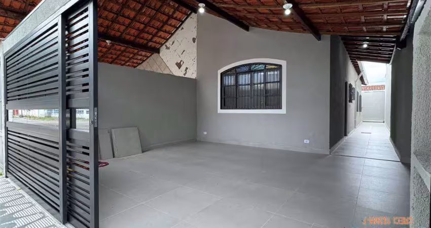 390mil - novidade casa totalmente reformada 

02 dormitórios sendo 01 suíte, a venda há menos de 120metros da praia  -