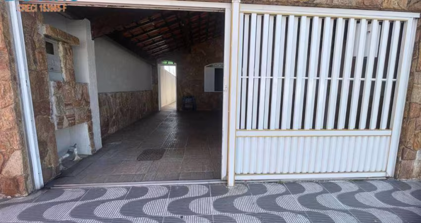 750MIL - CASA ENORME GEMINADA LADO PRAIA DA VILA GUILHERMINA 3 QUARTOS 1 SUITE 2 VAGAS CHURRASQUEIR A CARVÃO.