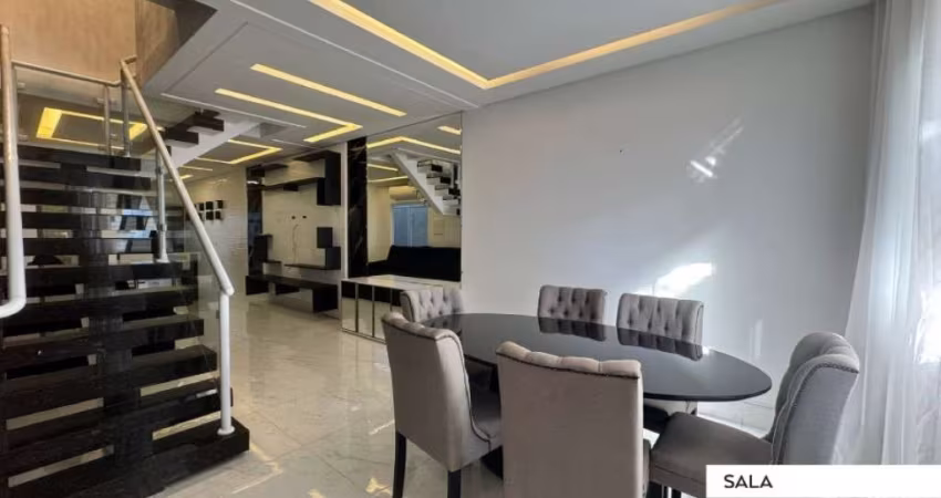 Sobrado Mobiliado 3 suítes ambientes integrados 
lindamente fino acabamento 100 metros da praia