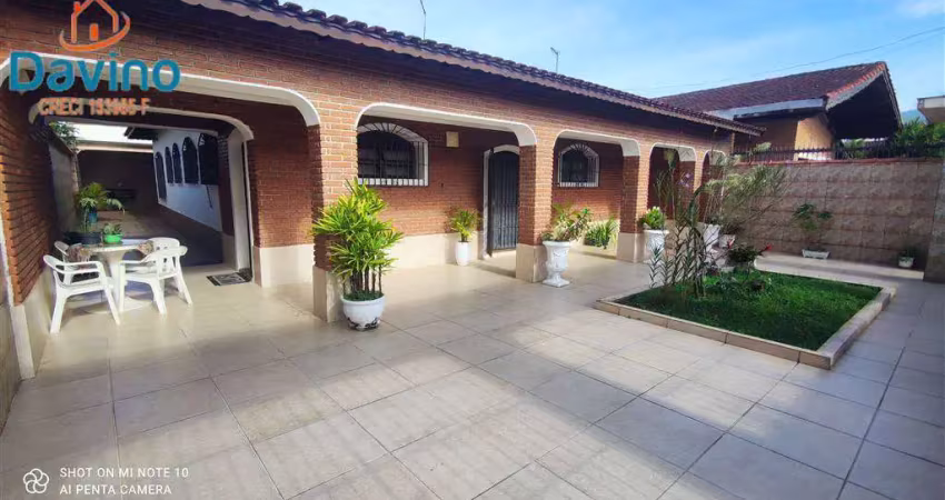 CASA COM EDÍCULA HÁ 350 METROS DA PRAIA DO FLÓRIDA - CHURRASQUEIRA 3 QUARTOS E EDÍCULA NOS FUNDOS.