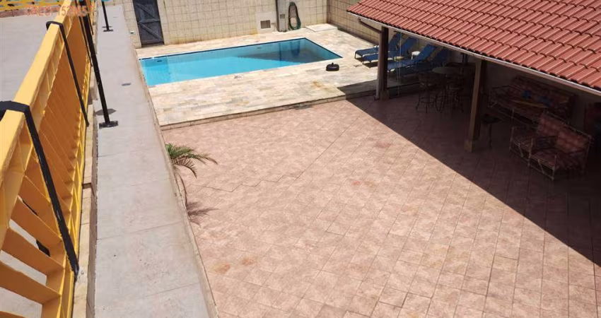 CASA HÁ 50 METROS DO MAR 3 SUITES ESPÇAO GOURMET COM CHURRASQUEIRA 6 VAGAS DE GARAGEM
