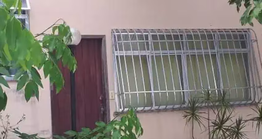 Casa em condomínio à venda  com 2 quarto(s) e 2 banheiros