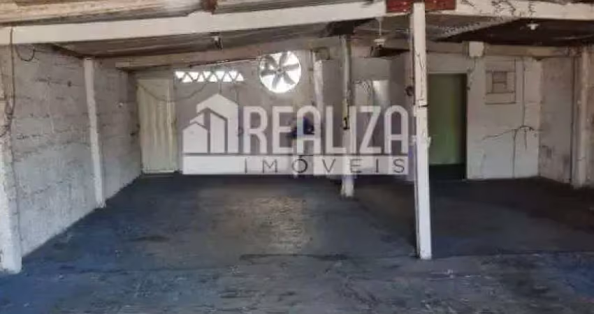 Casa com 2 quarto(s) e 1 banheiro(s) para alugar, 150 m² por r$ 2445 / mês