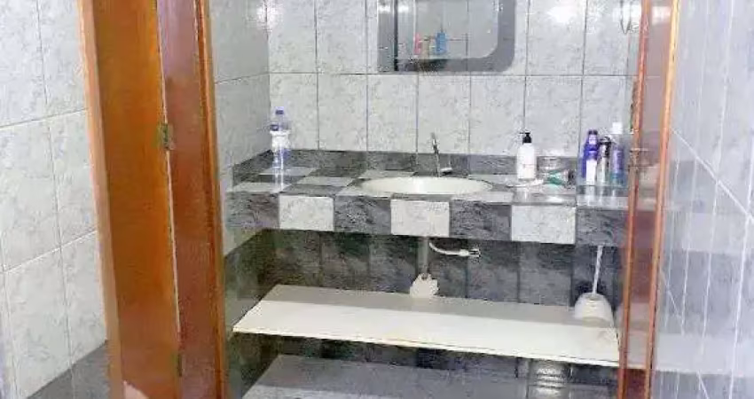 Casa com 4 quarto(s) e 4 banheiro(s) para alugar, 301 m² por r$ 8000 / mês