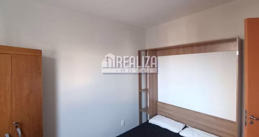 Apartamento com 2 Quarto(s) e 1 banheiro(s) para Alugar, 60 m² por R$ 2556 / Mês
