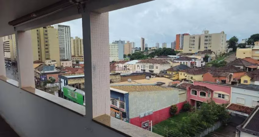 Apartamento com 3 quarto(s) e 1 banheiro(s) para alugar, 166 m² por r$ 2722 / mês