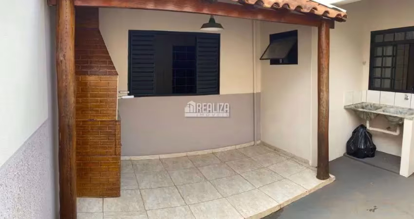 Casa com 2 Quarto(s) e 0 banheiro(s) para Alugar, 0 m² por R$ 1990 / Mês