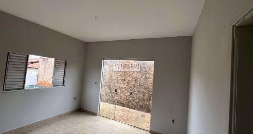 Casa com 2 Quarto(s) e 2 banheiro(s) para Alugar, 100 m² por R$ 2000 / Mês