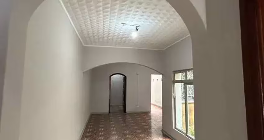 Casa com 6 quarto(s) e 2 banheiro(s) para alugar, 260 m² por r$ 5700 / mês