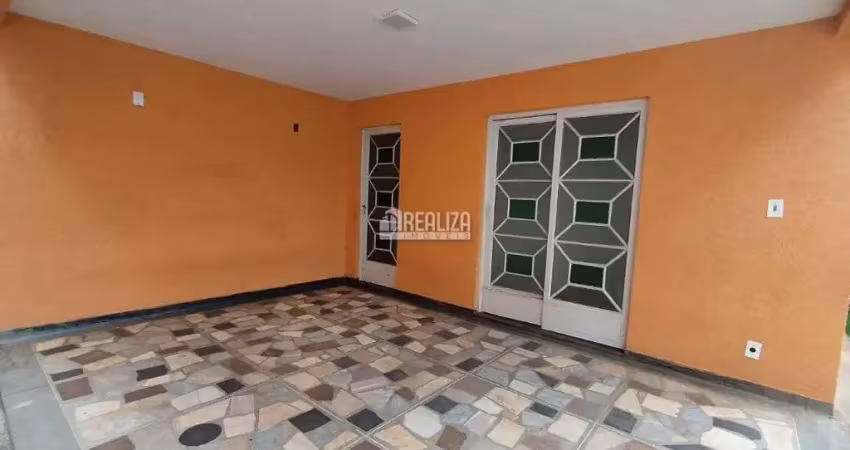 Casa com 5 quarto(s) e 2 banheiro(s) para alugar, 172 m² por r$ 2500 / mês