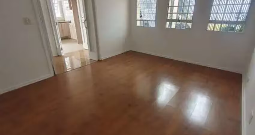 Casa com 5 quarto(s) e 3 banheiro(s) para alugar, 223 m² por r$ 6000 / mês
