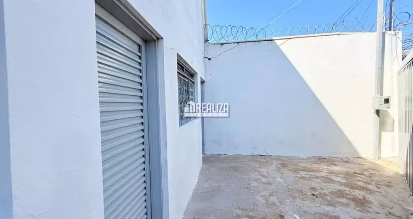 Casa com 1 quarto(s) e 1 banheiro(s) para alugar, 80 m² por r$ 1000 / mês