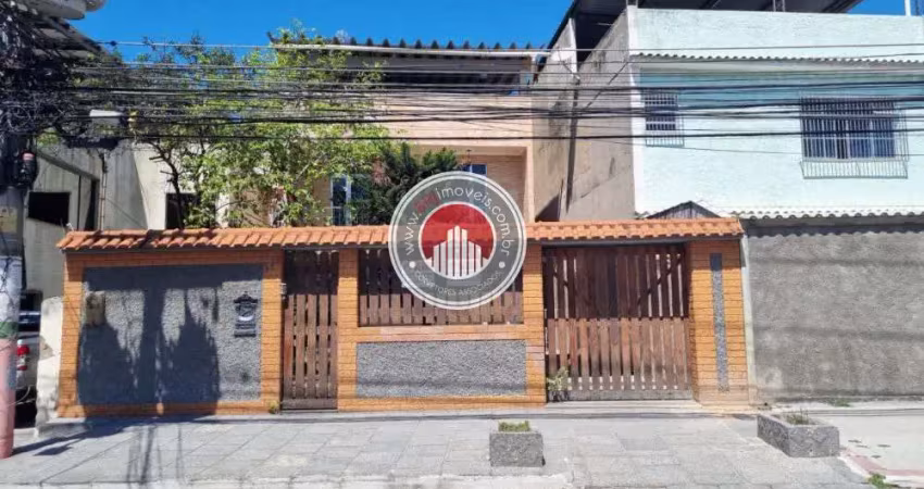 Casa com 4 quarto(s) e 3 banheiro(s) para alugar, 400 m² por r$ 8000 / mês