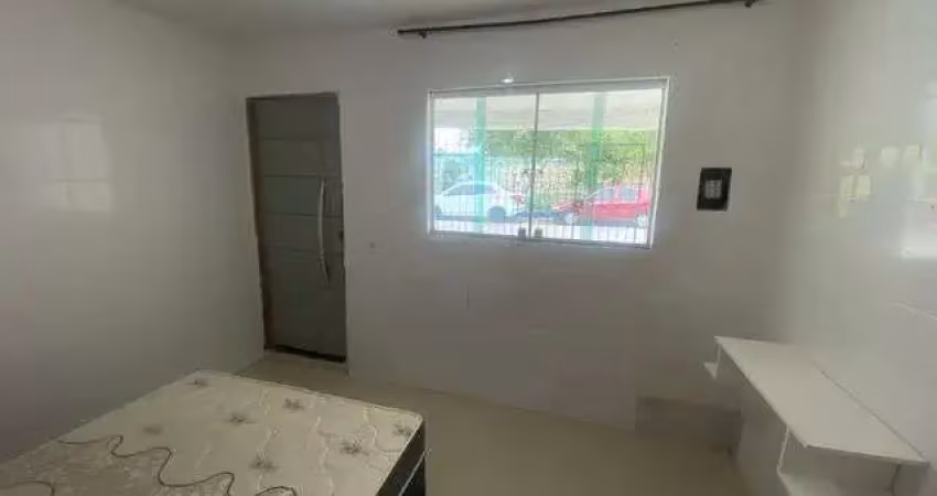 Casa com 1 quarto(s) e 1 banheiro(s) para alugar, 30 m² por r$ 750 / mês
