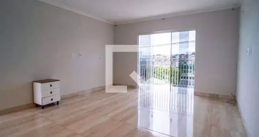 Casa com 1 quarto(s) e 1 banheiro(s) para alugar, 90 m² por r$ 1835 / mês