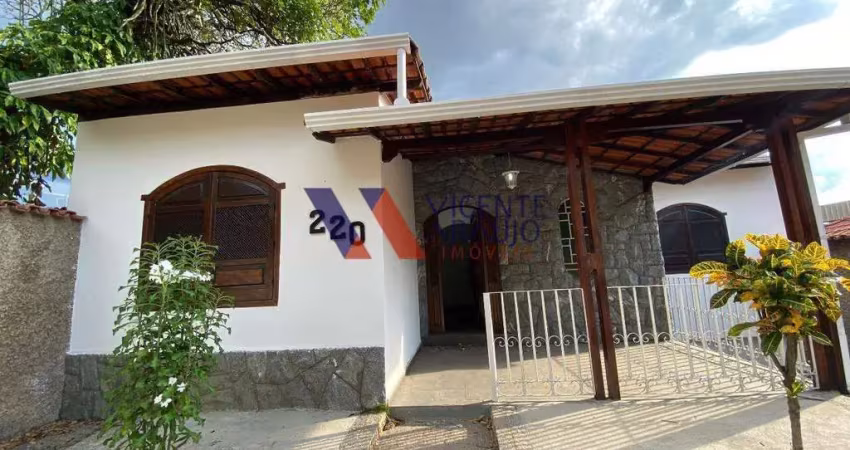 Aluguel de casa no bairro Brasileia com muito espaço interno e externo.