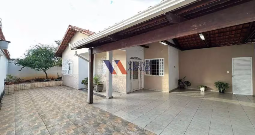 Casa ampla com três quartos a venda no barro petrópolis em betim.