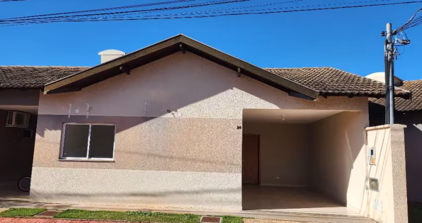 Linda casa térrea em condomínio fechado no rita vieira