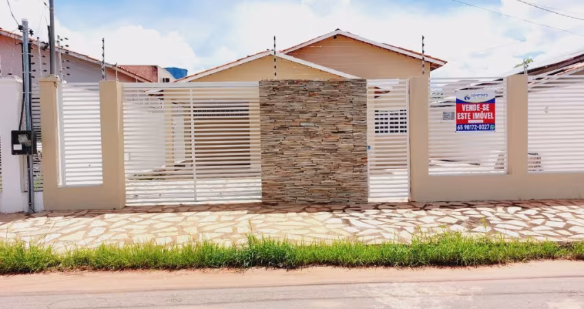 casa 2 quartos, com quintal grande no chapeu do sol em varzea grande