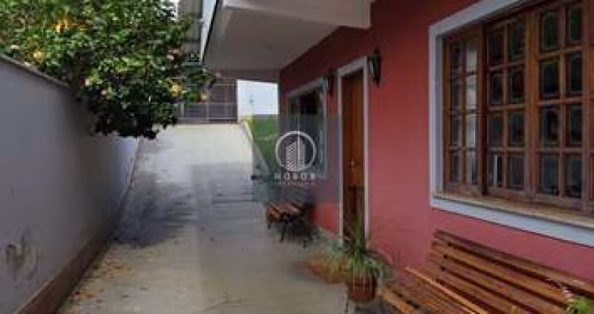 Raridade, casa à venda na Várzea, independente e plana.
