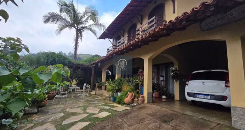 Casa Duplex em Albuquerque, Teresópolis/RJ