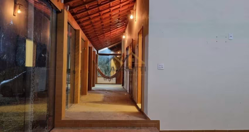 Sítio &#224; venda de 43.000m&#178; com 2 quartos, sendo 1 suíte, no Bairro Pederneiras