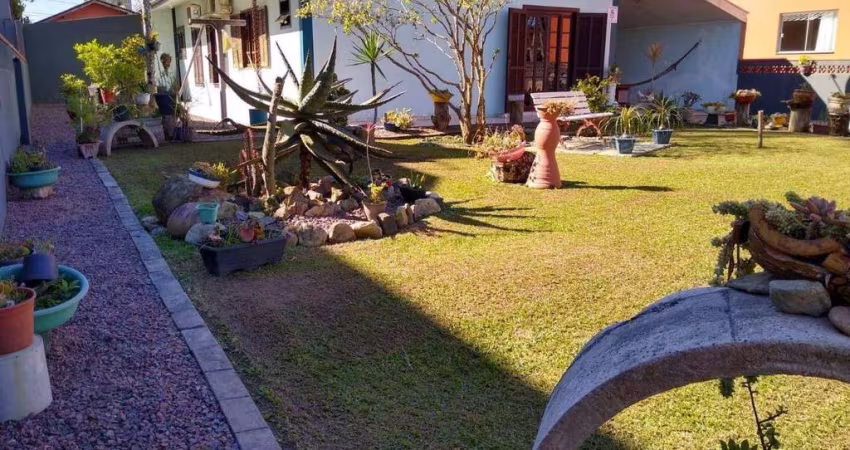 Casa com 3 dormitórios à venda, 109 m² por R$ 650.000,00 - Paese - Itapoá/SC