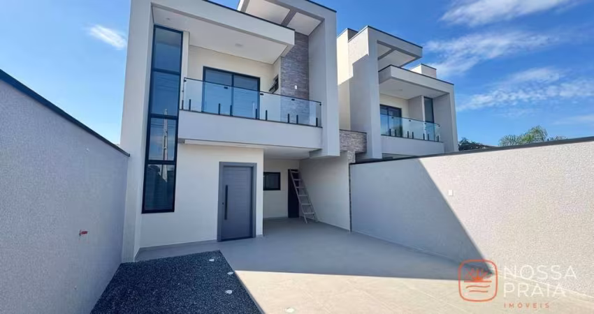 Sobrado com 3 dormitórios à venda, 129 m² por R$ 819.000,00 - Rainha do Mar - Itapoá/SC