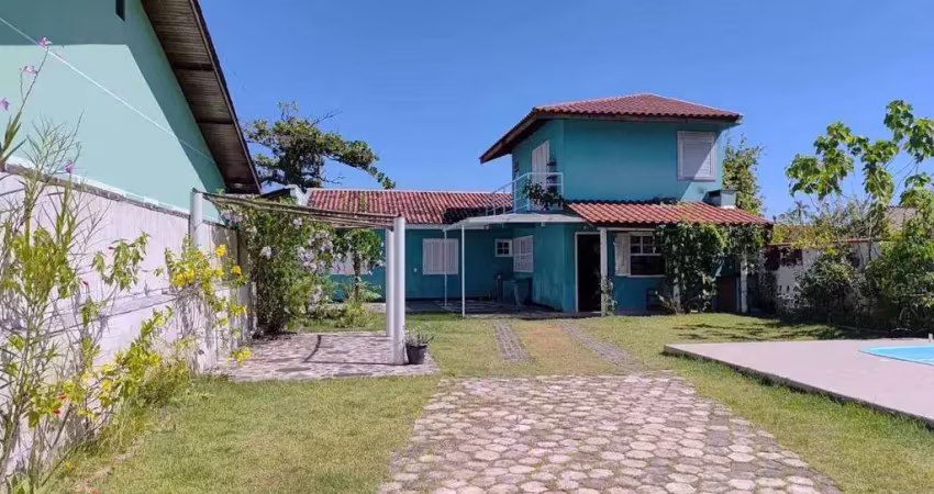 Sobrado com 3 dormitórios à venda, 156 m² por R$ 720.000,00 - Praia Das Conchas - Itapoá/SC