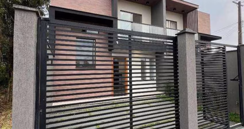 Sobrado Novo com Piscina e Área Gourmet – Perto da Praia!