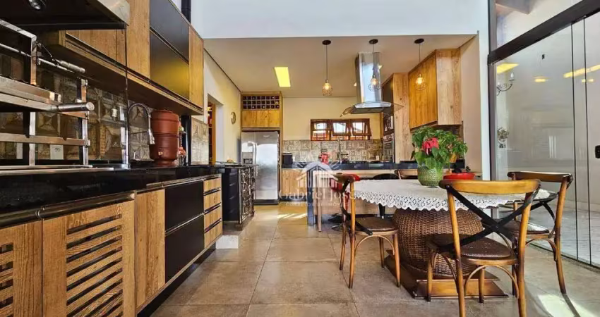 Casa com piscina e vista panorâmica no village mantiqueira – guaratinguetá/sp