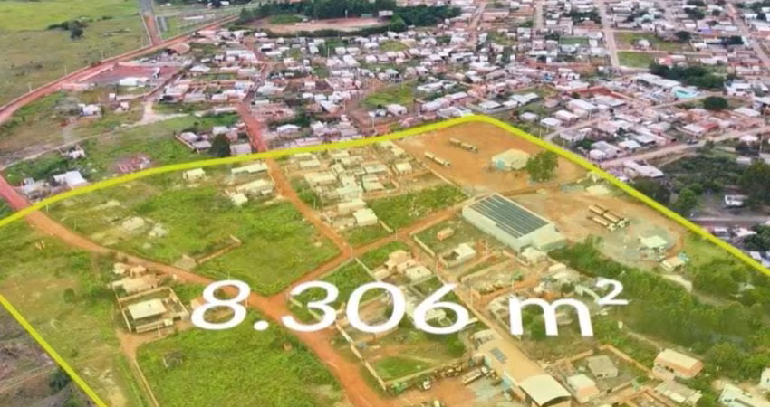 Área de 26 ha com 8.306 m² (área construída) - Cristalina - GO