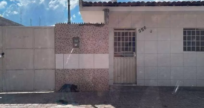 Casa com 2 quartos à venda na Rua Onze, 356, Tancredo Neves, Serra Talhada