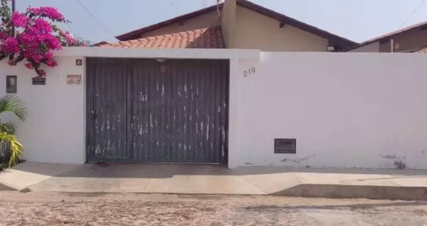 Casa com 3 quartos à venda na Rua Carlos Fontenele Adrião, 210, Dirceu Arcoverde, Parnaíba