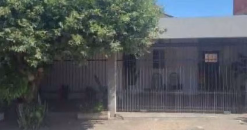 Casa à venda na Rua Luiz Scudeller, 53, Jardim Esplanada, Penápolis