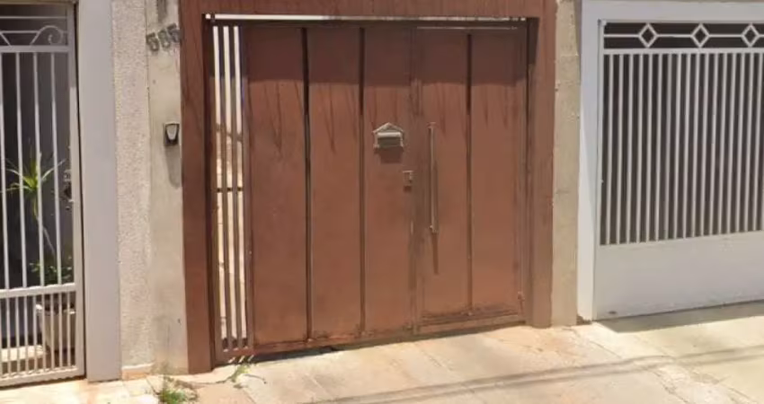 Casa à venda na Rua Áureliano Teixeira da Silva, 585, Vila Guararapes, Lins