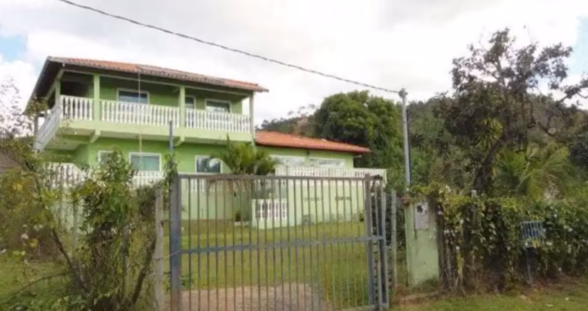 Casa à venda na Rua 6, 553, Jardim das Oliveiras, Esmeraldas