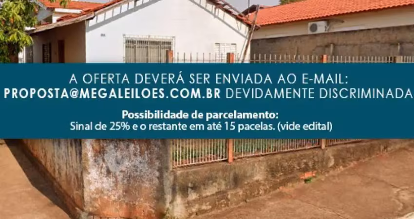 Casa à venda na Avenida Doutor Jonas Nunes Brigagão, 205, Centro, Iacanga