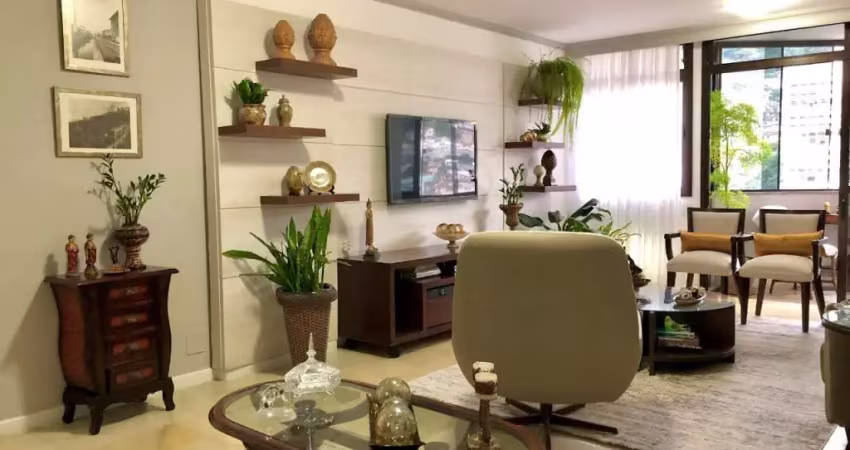 Apartamento pronto pra morar! Com 3 suítes à venda no Centro de Florianópolis/SC