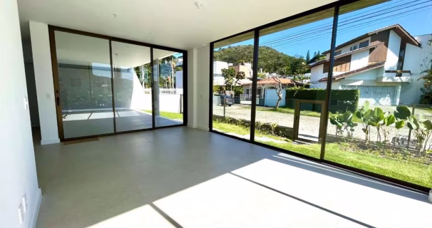 Casa Alto Padrão à venda, 3 suítes no Itacorubi em Florianópolis/SC