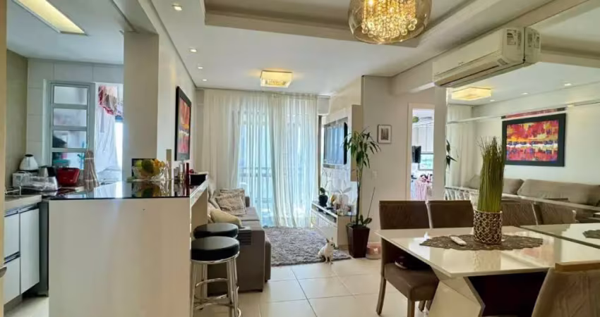 Apartamento mobiliado à Cenda, com 2 quartos e 2 vagas no Itacorubi em Florianópolis/SC.