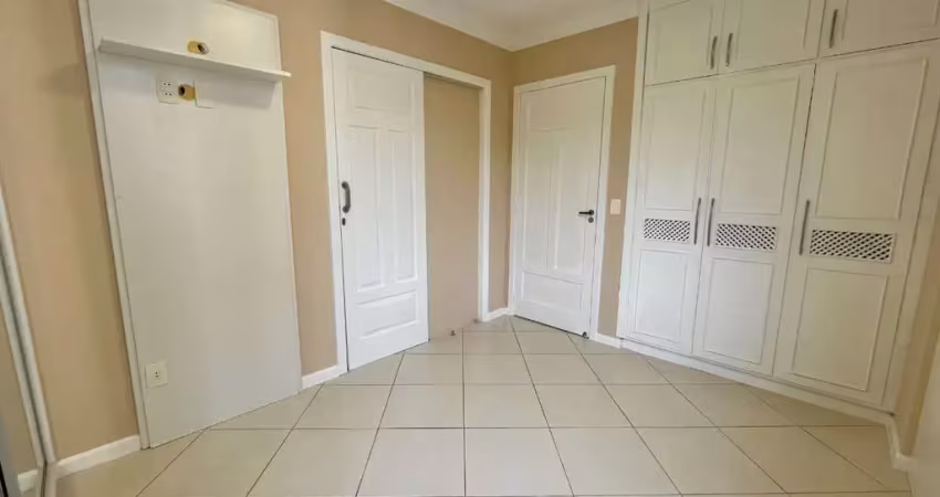 Apartamento à venda com 3 dormitórios sendo 1 suíte no centro de florianópolis/sc.