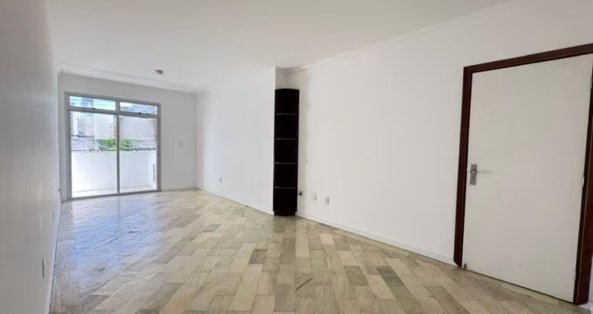 Apartamento no Centro de Florianópolis com 3 quartos e vaga de garagem!