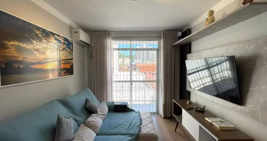 Apartamento de 1 quarto com sacada e garagem coberta no Trindade, Florianópolis-SC