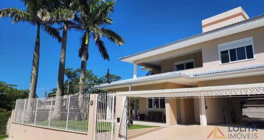 Casa à venda de 350m² com 3 suítes em Imbituba/SC.
